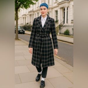 Le Chateau Black White Plaid Coat Women’s M, Mid Length, Pockets, Made in Canada